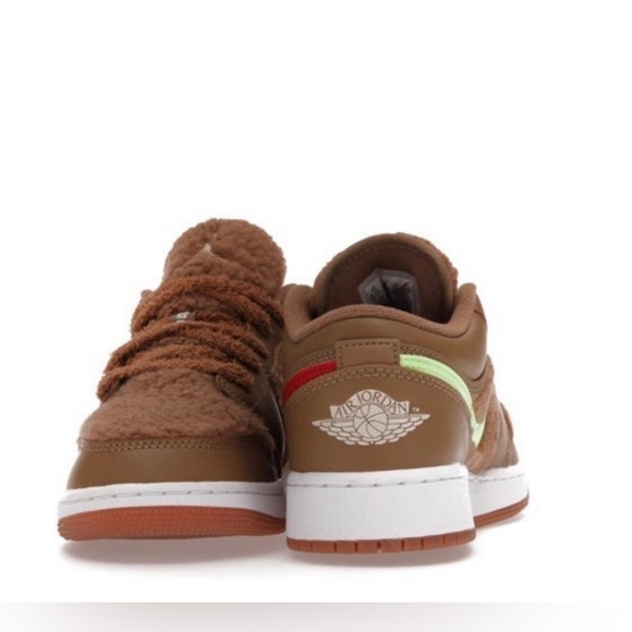Air Jordan 1 low Utility GS
\'Teddy Bear\' Size 5.5